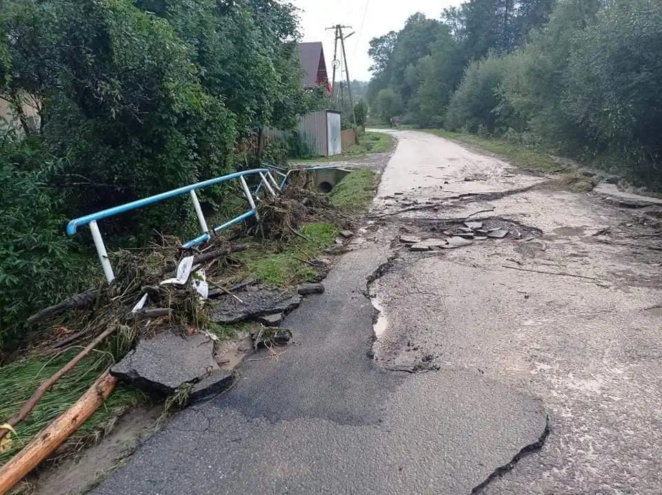 Intensywne opady deszczu zniszczyły drogi na terenie gminy Muszyna