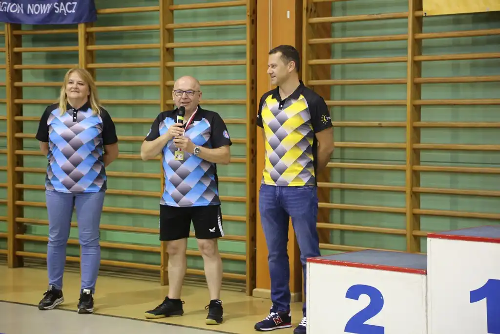 Sądecki policjant z drugim miejscem w Turnieju Tenisa Stołowego