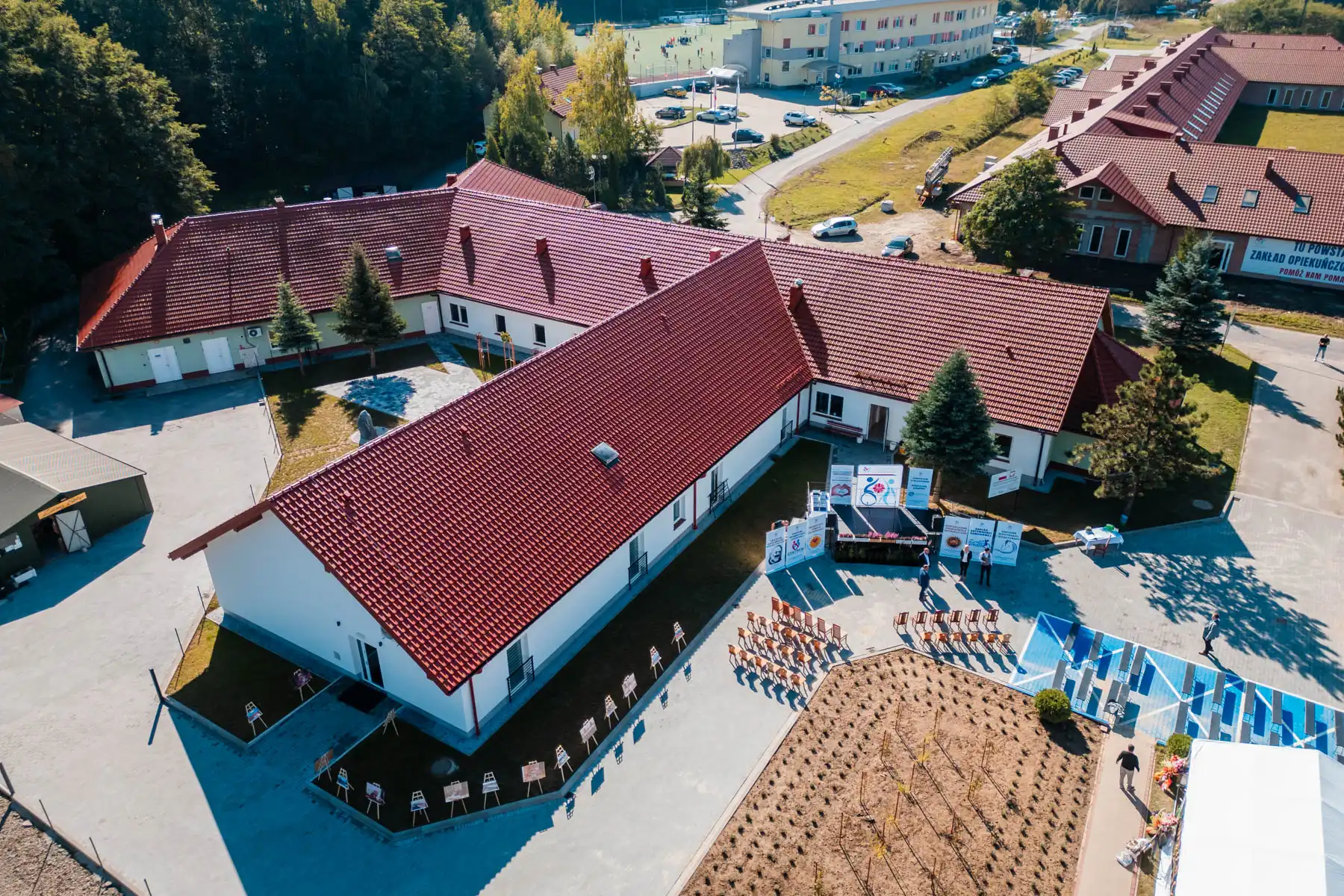 Wielkie serca dla wielkich potrzeb. Największe hospicjum w Małopolsce powstało w Stróżach