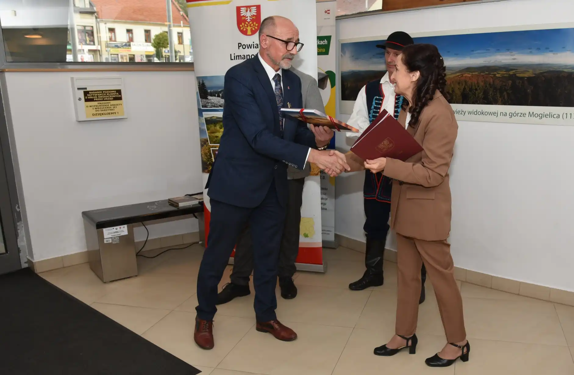 Wernisaż wystawy pn. „Droga Krzyżowa Narodu Polskiego – Wincenty Stanisław Gawron” w PCIT w Limanowej