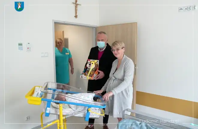 Nowy Sącz: Prezydent odwiedził pierwsze dzieci urodzone w 2024 roku