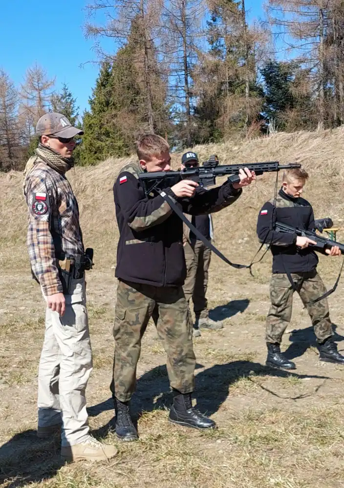 Uczniowie ZS w Marcinkowicach doskonalili swoje umiejętności strzeleckie