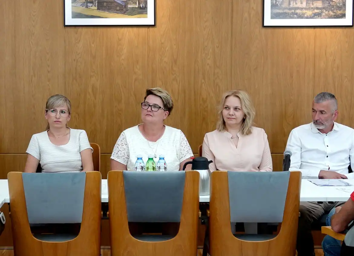 Posiedzenie Powiatowego Zespołu Zarządzania Kryzysowego. Dyskutowano o bezpieczeństwie podczas wakacji