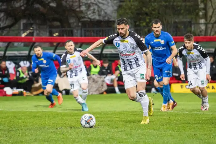 Sandecja przegrywa z Puszczą Niepołomice