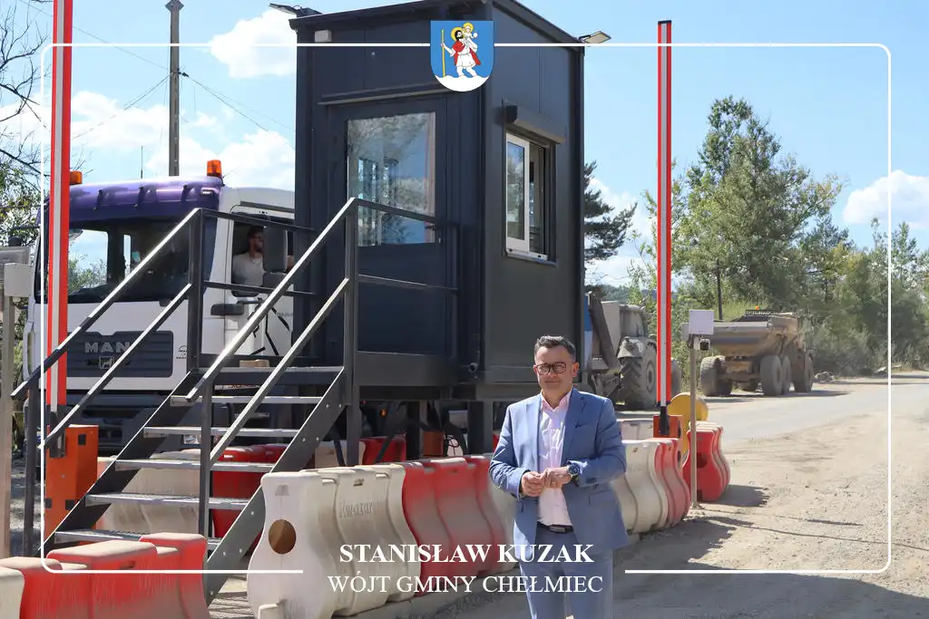 Kamienny witacz i nowoczesna brama. Kopalnia KSS Klęczany ułatwia życie kierowcom