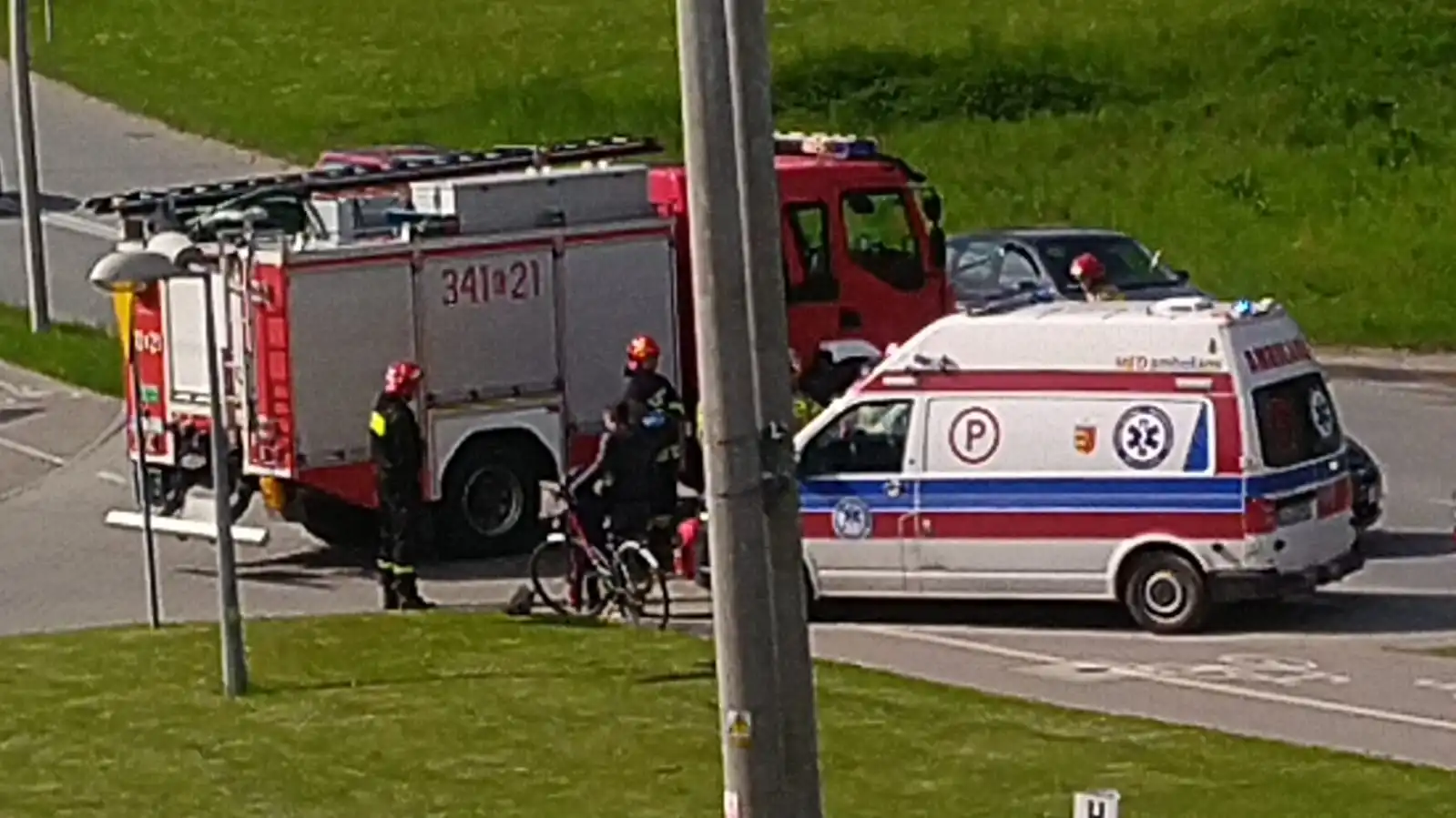 Nowy Sącz: 64-letnia rowerzystka uderzyła w wyjeżdzający z placu samochód osobowy