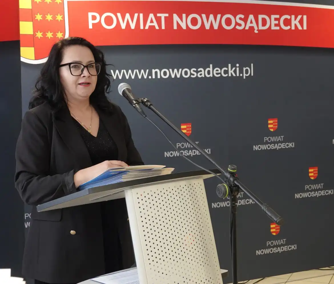 Starosta nowosądecki wręczył nagrody laureatom eliminacji powiatowych 69. Ogólnopolskiego Konkursu Recytatorskiego