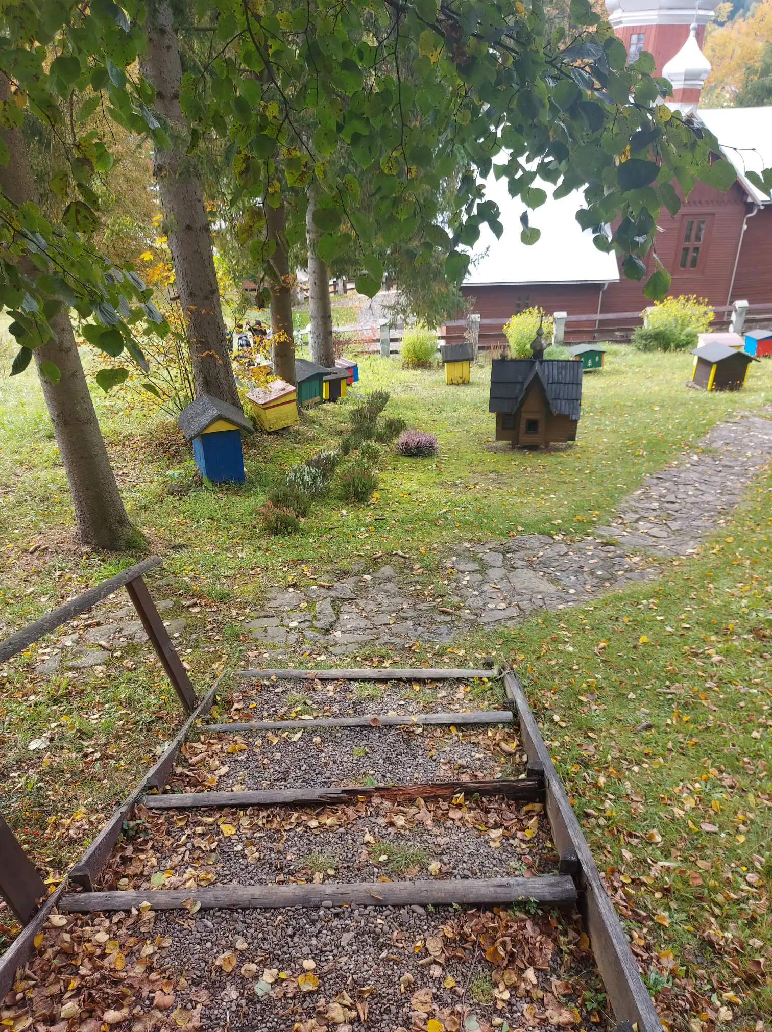 Stowarzyszeni dla Sądeckiej Ziemi z dofinansowaniem do projektu „Czym Małopolska Pszczoła może zachwycić seniora?”