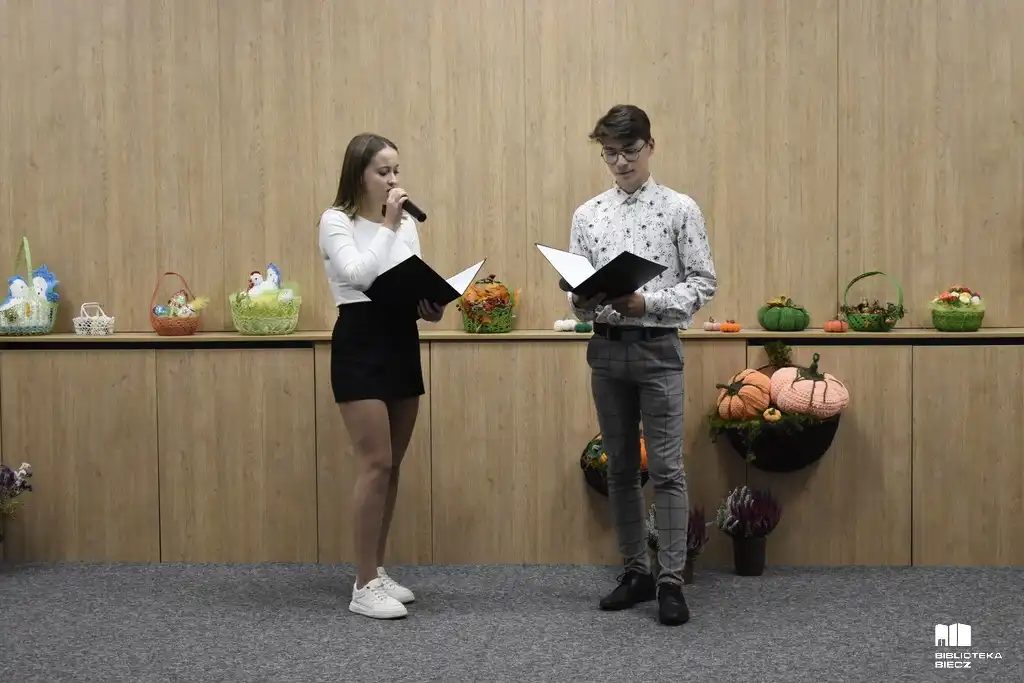 Wernisaż rękodzieła Krystyny Ołpińskiej. Sztuka koronki w Bibliotece Biecz