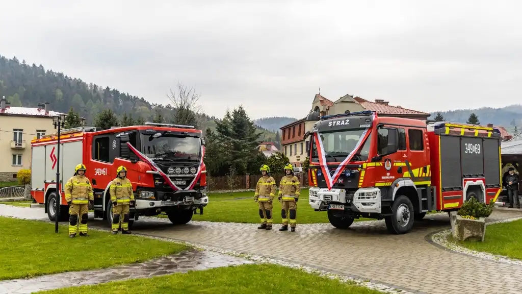 Jednostki OSP w Piwnicznej-Zdroju i Wierchomli Wielkiej mają nowe wozy strażackie