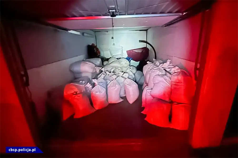 Podwójne uderzenie KaOSG i innych służb w gangi tytoniowe