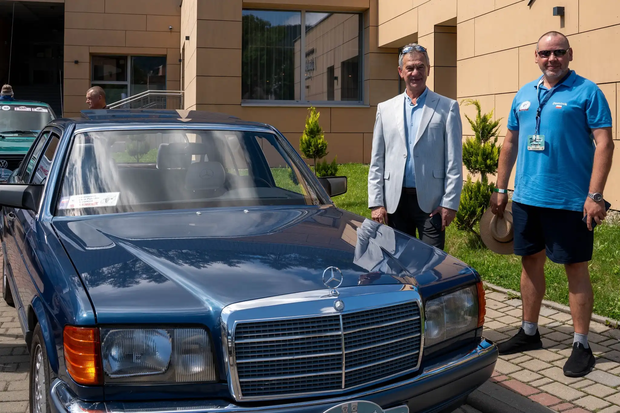 Motoryzacyjna podróż w czasie. XVII Zlot Zabytkowych Pojazdów zawitał do powiatu limanowskiego