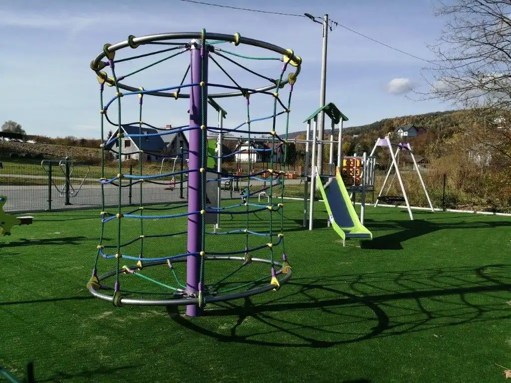 Gmina Łącko ma dwa nowe place zabaw