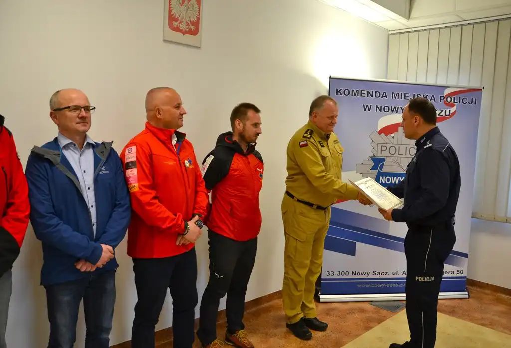 Sądecczyzna: Poszukiwali osób zaginionych. Za zaangażowanie podziękował im Komendant