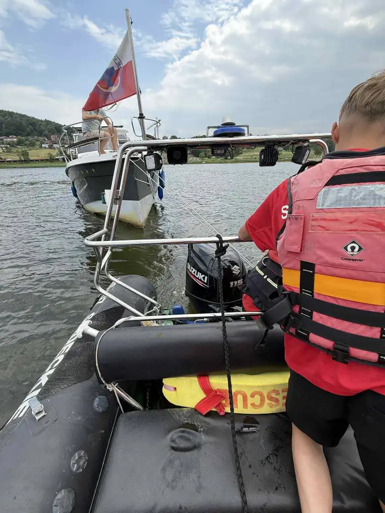 Awaria śruby i wywrotka żaglówki. Sądeckie WOPR w akcji