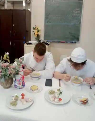 Uczniowie ZS w Starym Sączu uczą się prowadzić zakłady gastronomiczne