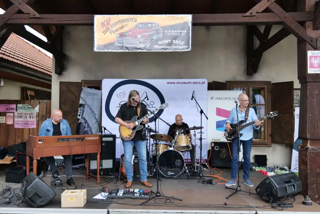 Nowy Sącz: XV Zlot Zabytkowych Pojazdów za nami