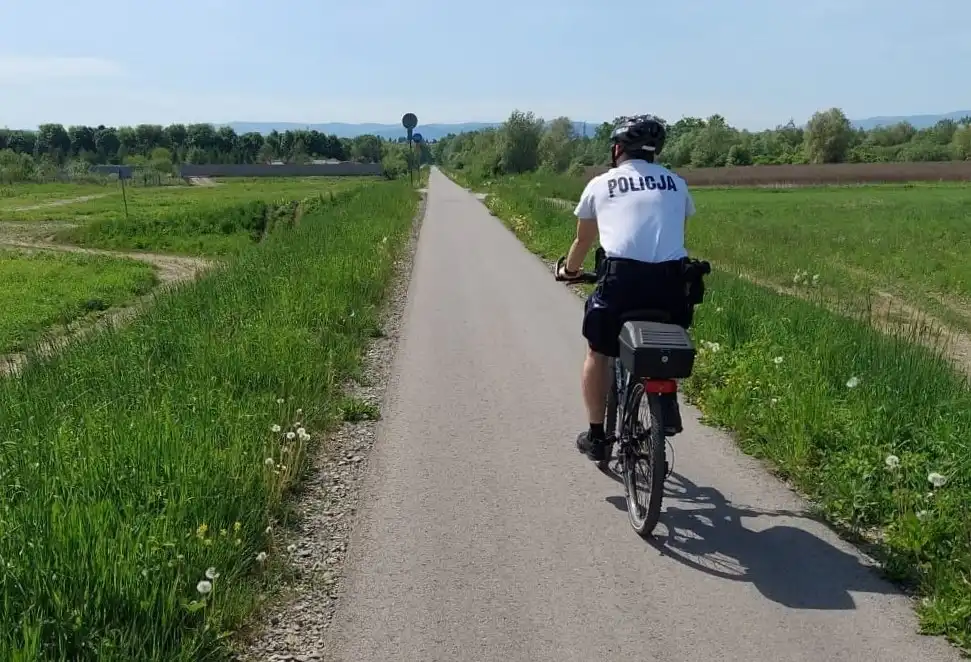 Policjanci zachęcają do wstąpienia w swoje szeregi