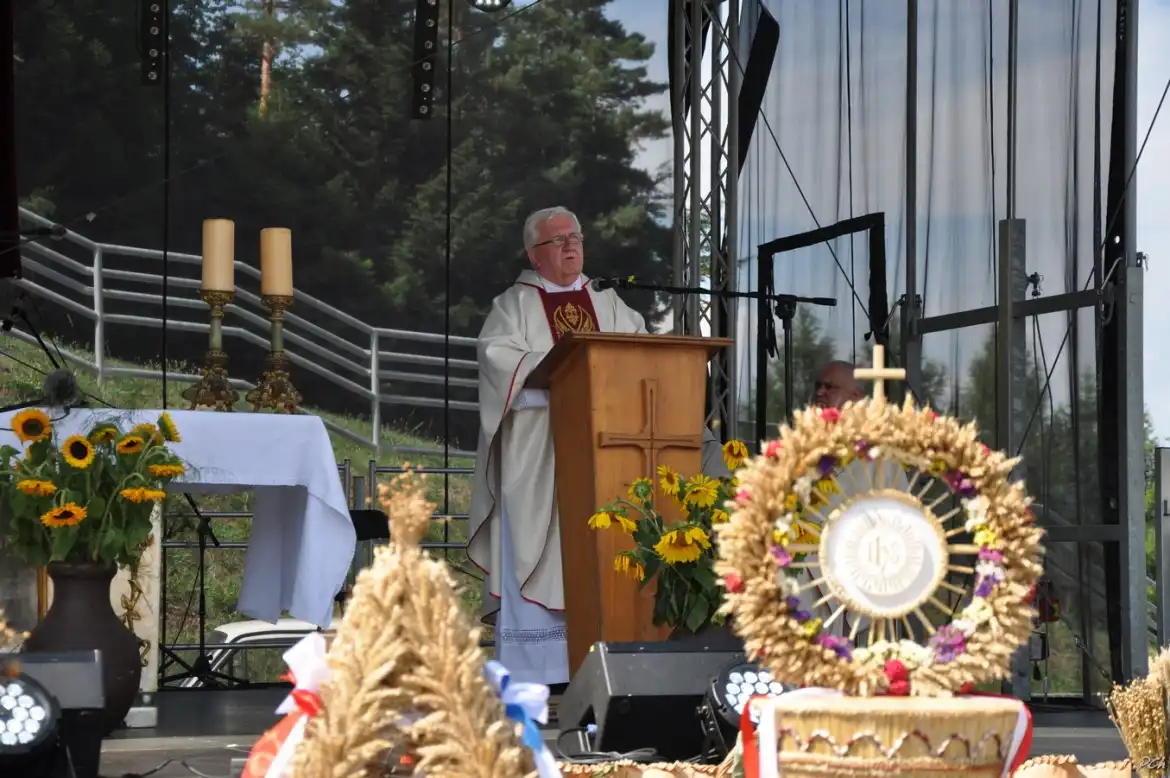 Barwne dożynki w Ptaszkowej