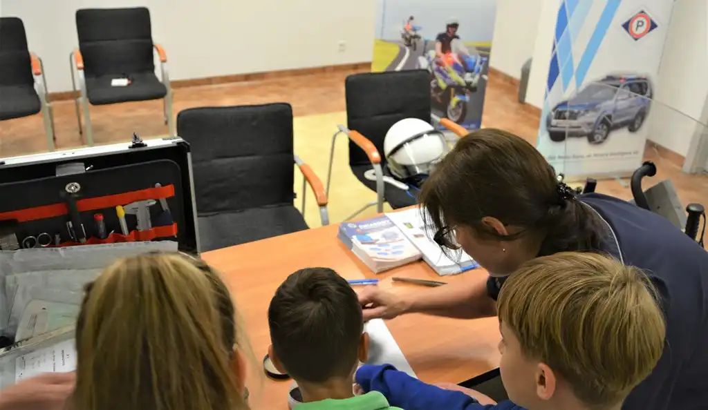 Mali goście z wizytą w sądeckiej komendzie