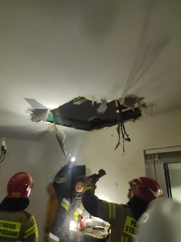 Pożar na ul. Grunwaldzkiej w Nowym Sączu. Paliło się na poddaszu budynku mieszkalnego