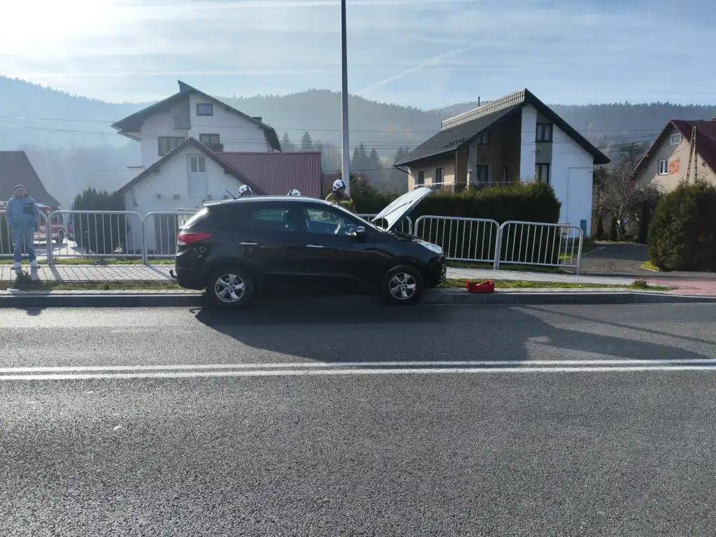 Kolizja w Nowej Wsi. Interwencja straży pożarnej i działania ratunkowe