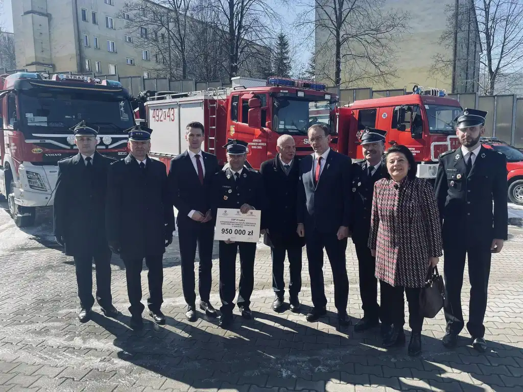Jednostki OSP z powiatów nowotarskiego, limanowskiego i tatrzańskiego z dofinansowaniem na zakup pojazdów ratowniczo-gaśniczych