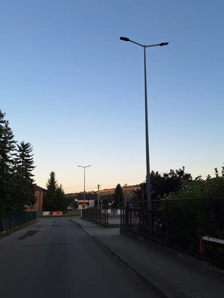 Gmina Łososina Dolna jaśniejsza i oszczędniejsza. Zakończono modernizację oświetlenia ulicznego