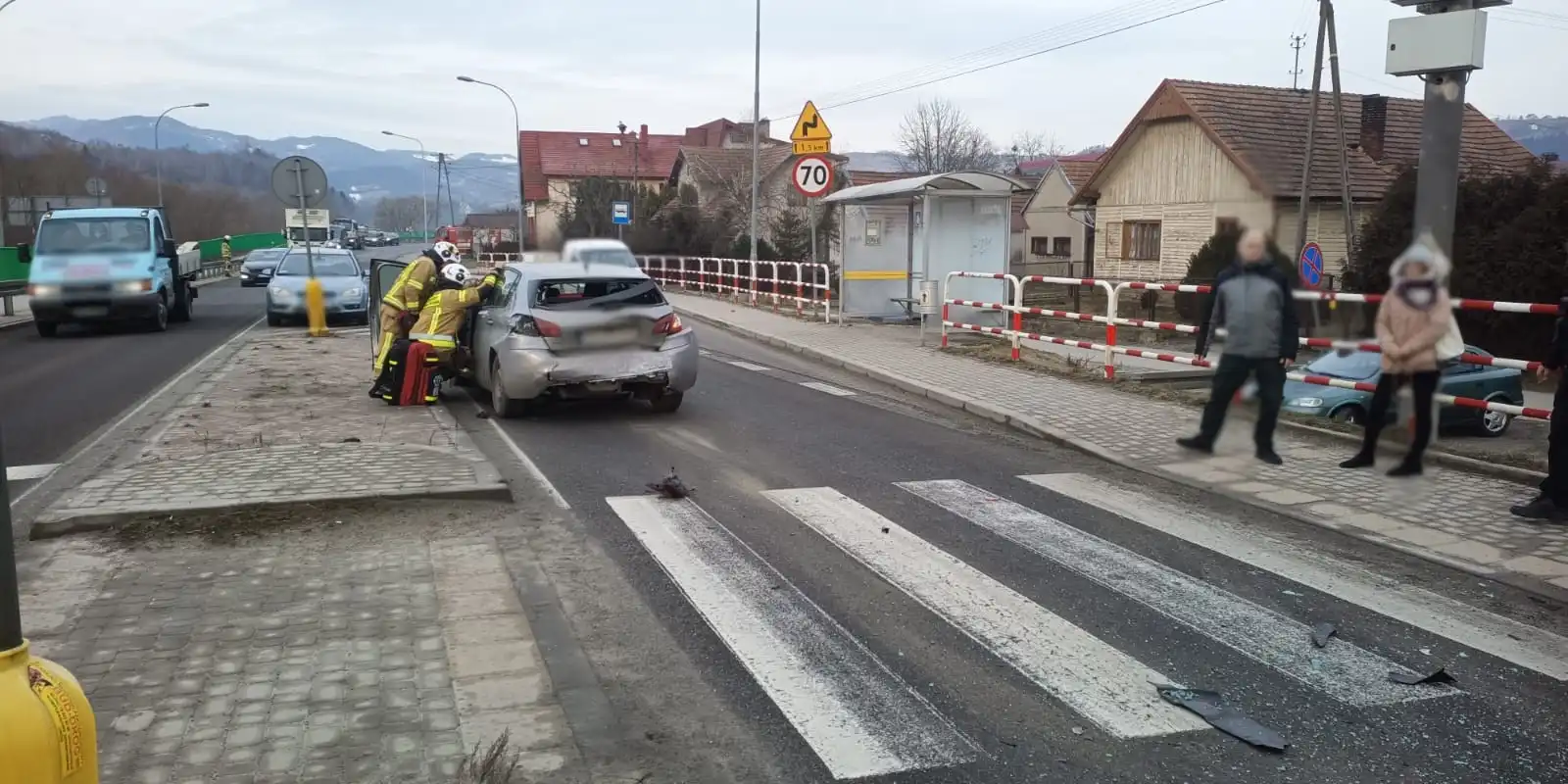 Kolizja w Kadczy. Zderzyły się dwie osobówki