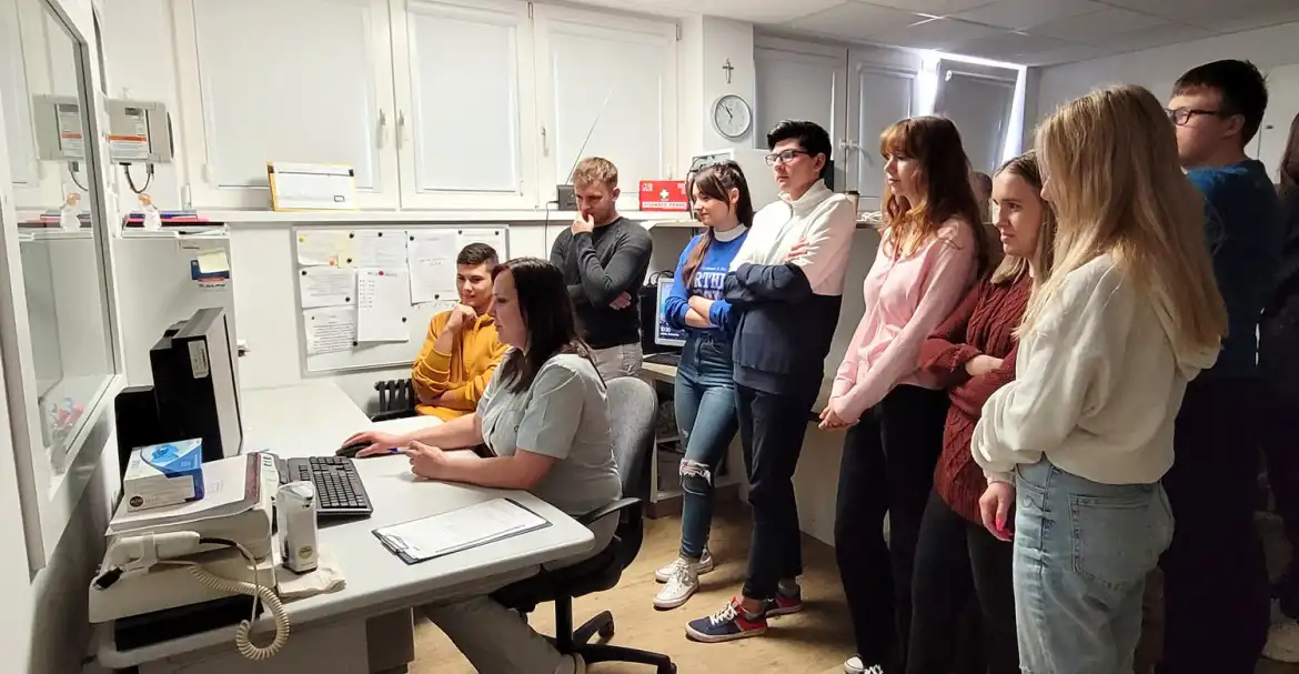 Uczniowie LO w Starym Sączu robili rezonans i USG