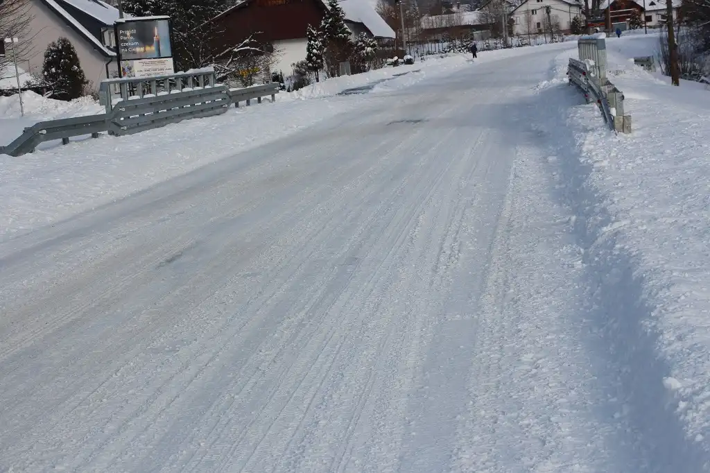 Starosta Nowosądecki wizytował inwestycje na drodze powiatowej w Wierchomli Wielkiej