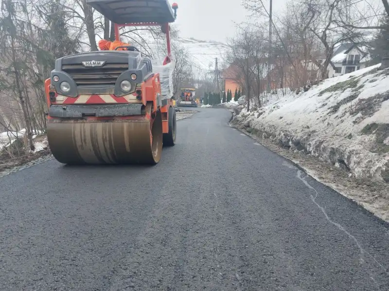 Błyskawiczna odbudowa drogi w Miłkowej