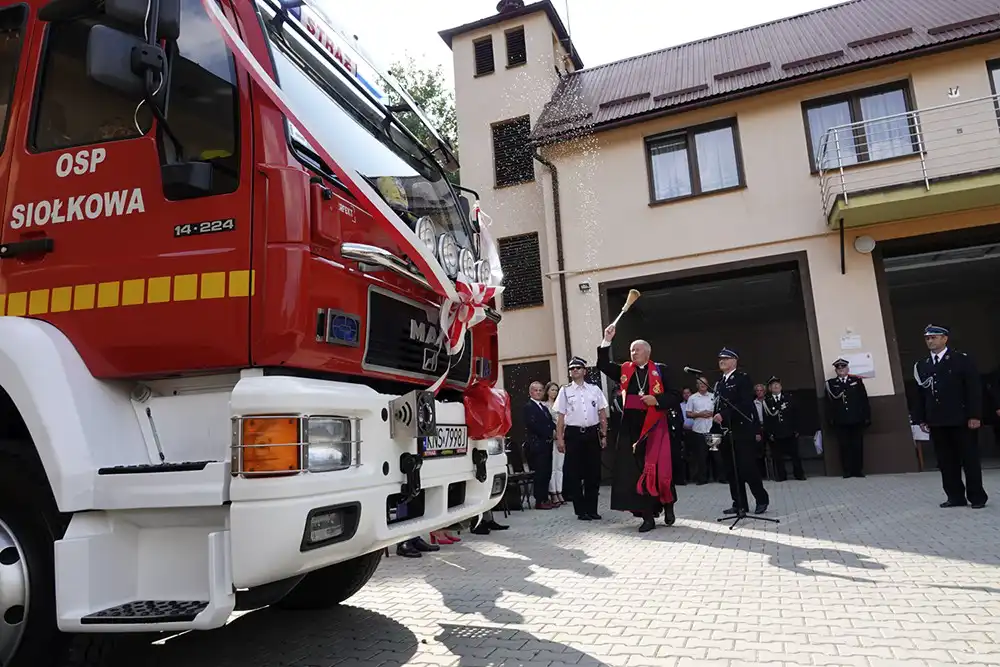 Strażacy z Siołkowej otrzymali nowy wóz bojowy