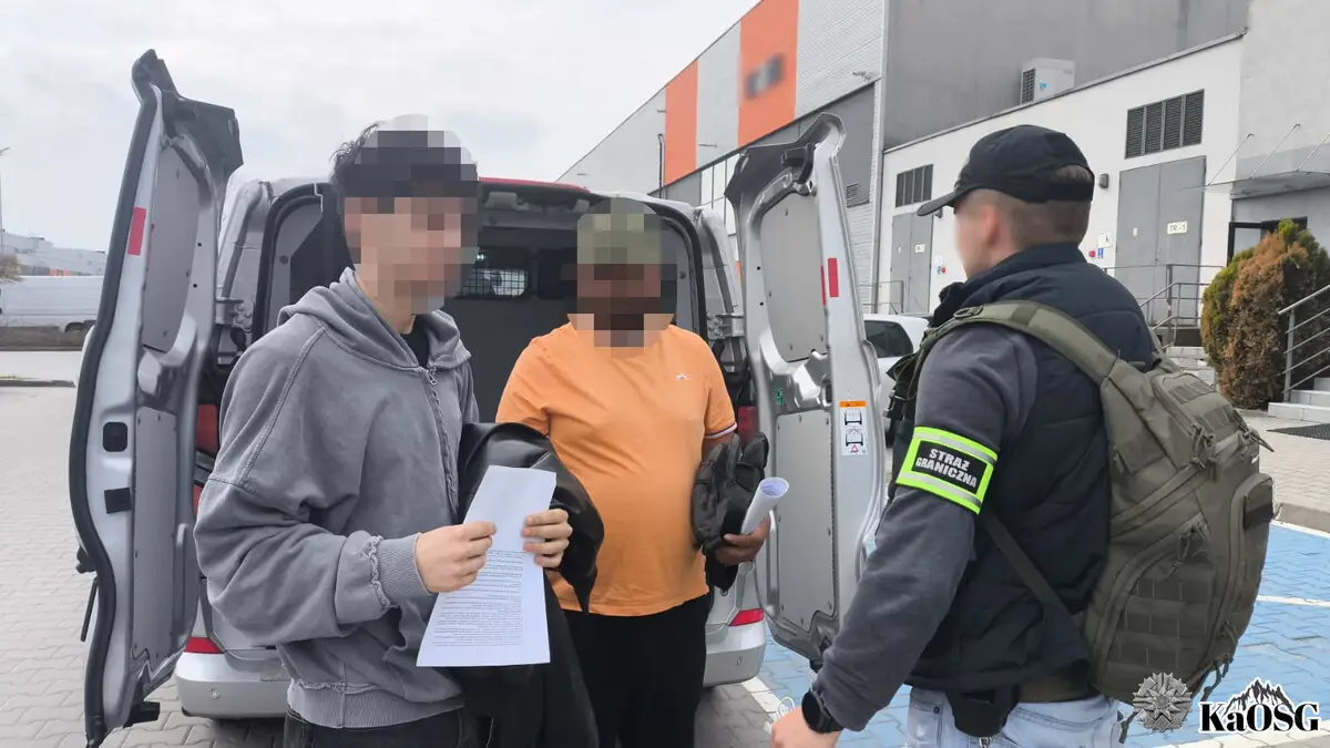 Kazach i Hindus z decyzją o powrocie. Interwencja służb w Krakowie