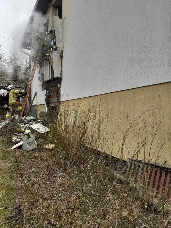 Tragiczny pożar budynku mieszkalnego. Nie żyje jedna osoba