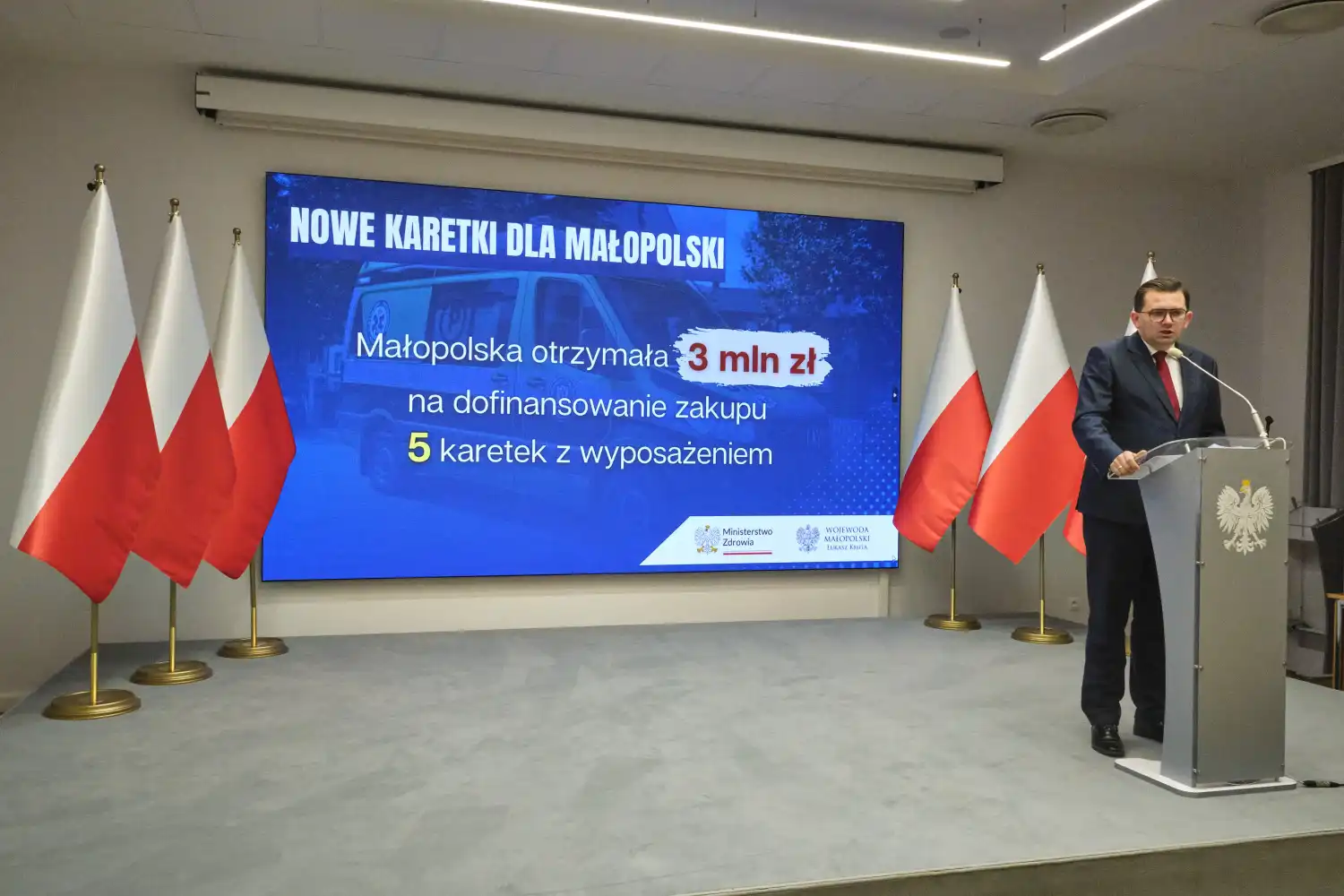 Małopolska: 3 mln zł dofinansowania na zakup 5 karetek z wyposażeniem