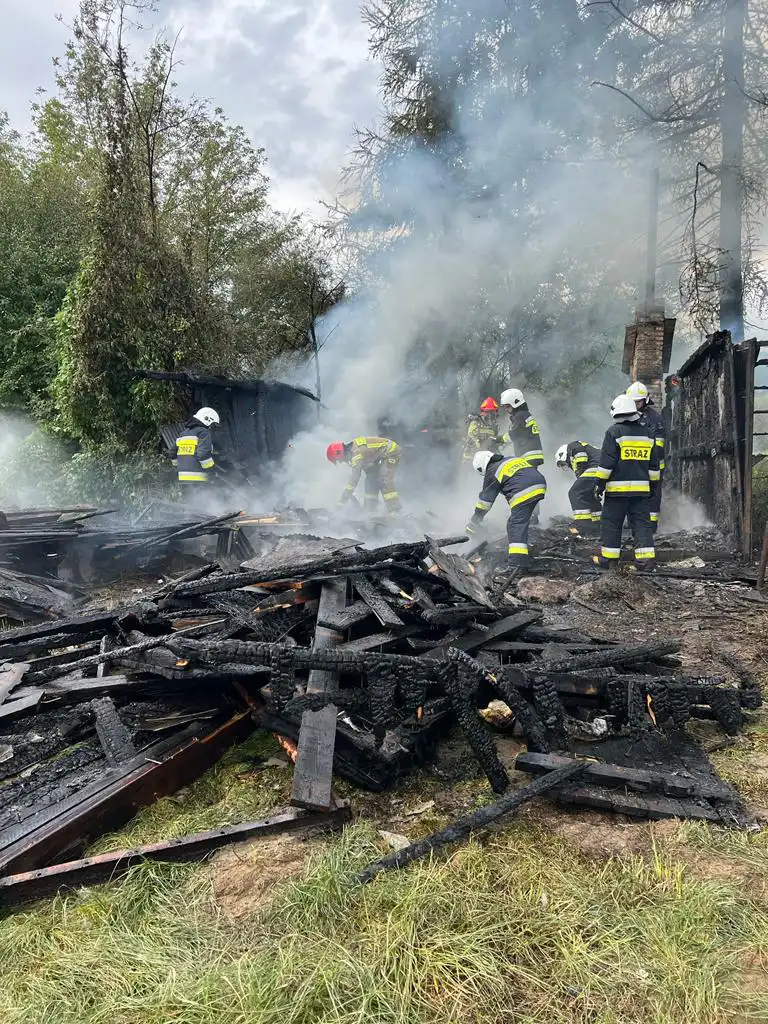 Pożar w Marcinkowicach. Spłonął drewniany budynek