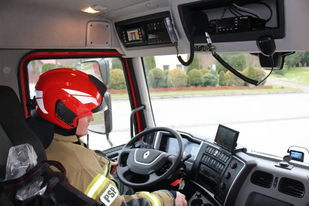 Strażacy z PSP Limanowa mają nowy samochód ratowniczo-gaśniczy