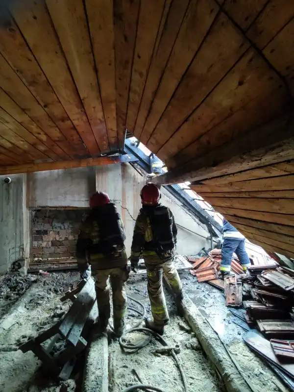 Pożar w zakładzie stolarskim w Chełmcu