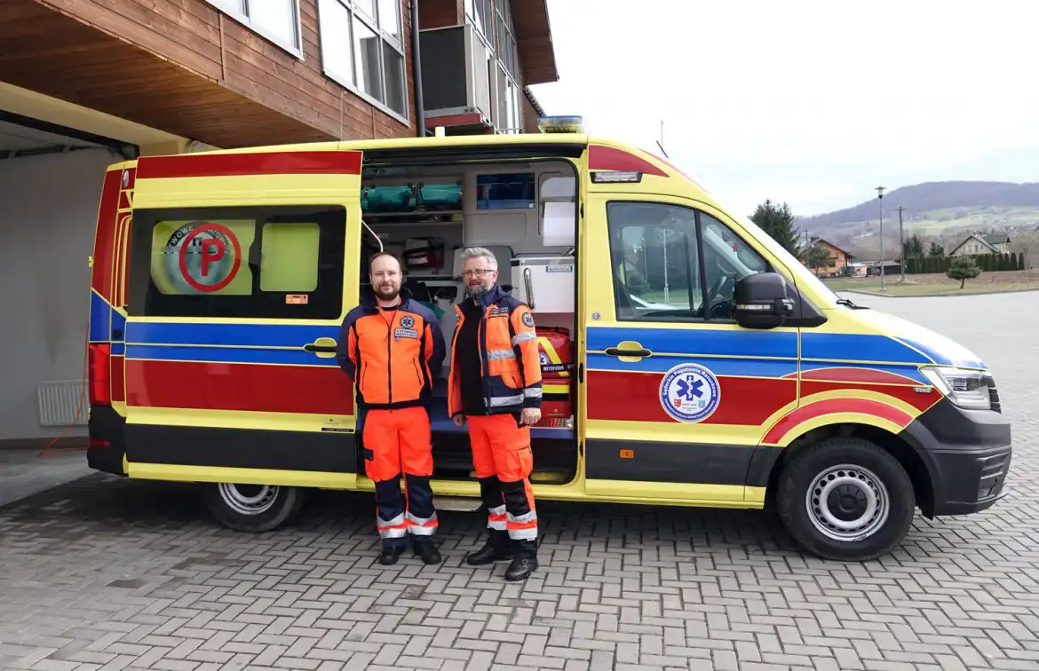 Nowa karetka Sądeckiego Pogotowia Ratunkowego od dziś stacjonuje w Łososinie Dolnej. Dlaczego?