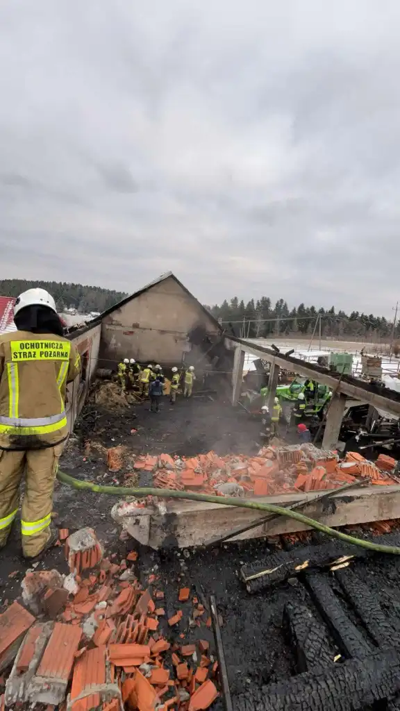 Pożar w Moszczenicy Wyżnej. Strażacy przez blisko 6 godzin walczyli z żywiołem