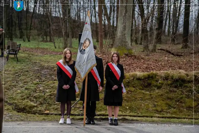 Nowy Sącz: Władze miasta upamiętniły 12. rocznicę katastrofy smoleńskiej