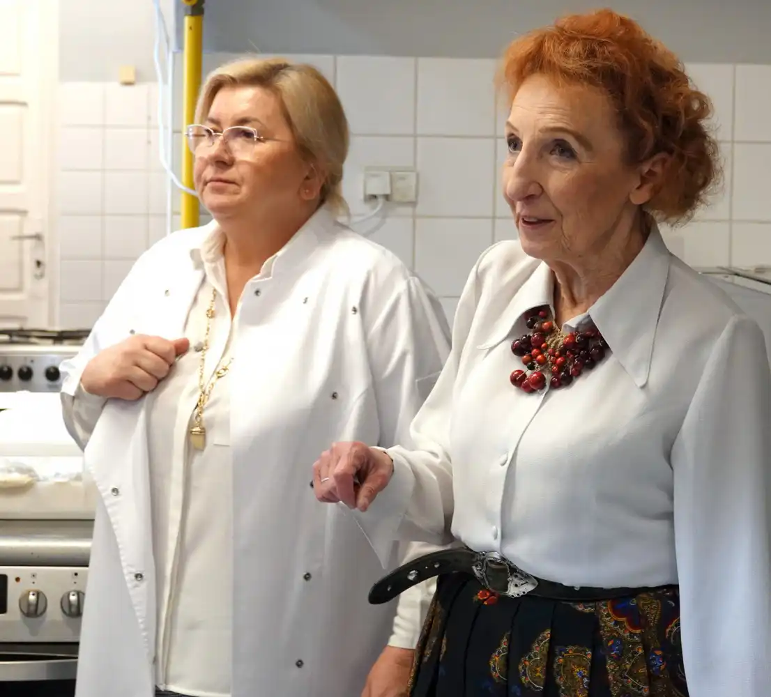 Starostowie robili pizzę pod okiem uczniów