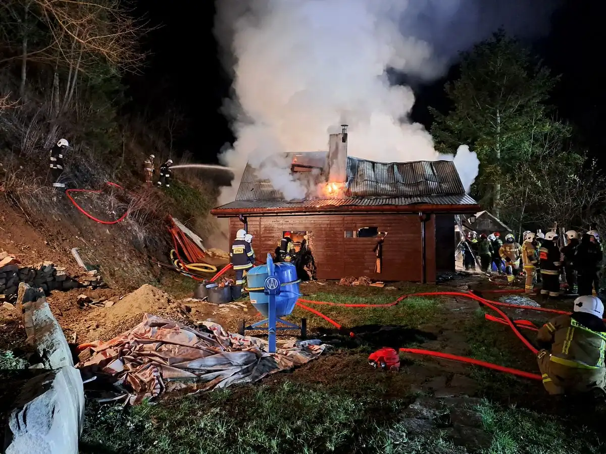 Pożar w Wierchomli Wielkiej. Spłonął drewniany dom