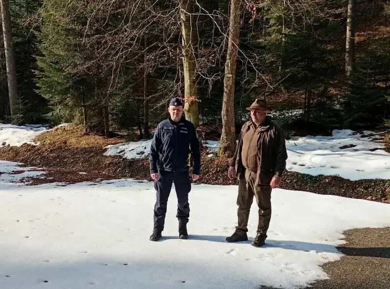 Wspólny patrol policji i leśników na Jaworzynie Krynickiej. Trwa akcja „Wieniec”