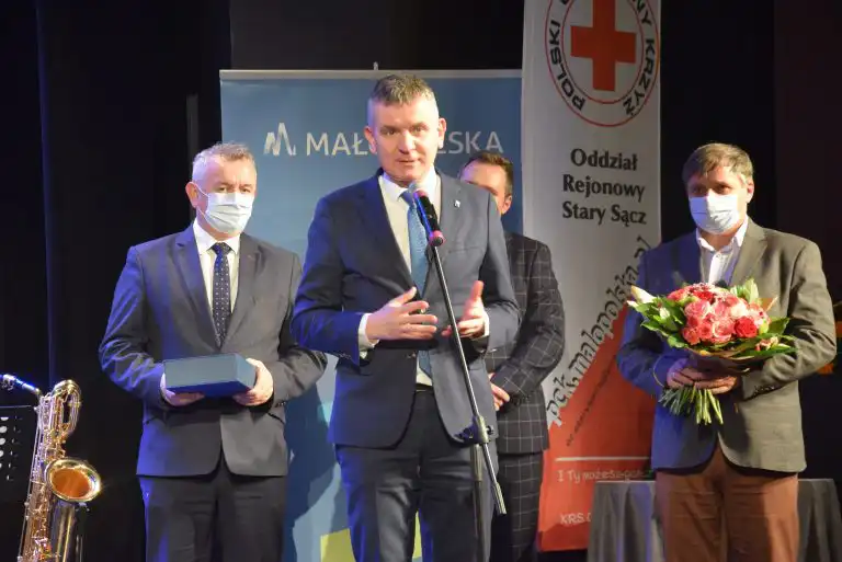 Andrzej Lis odznaczony Medalem Stulecia Odzyskanej Niepodległości. W Starym Sączu odbył się benefis honorowego krwiodawcy