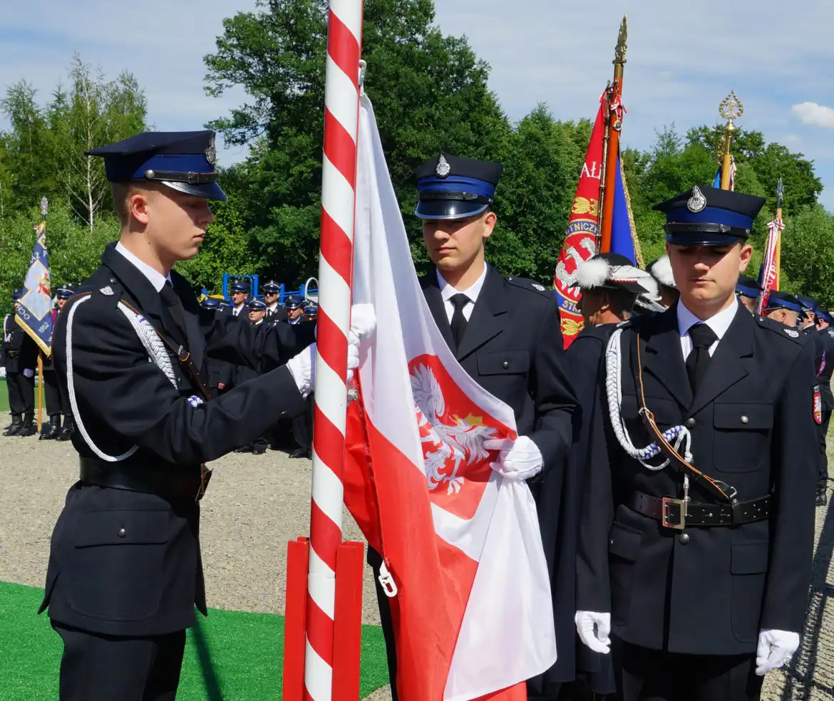 Nowy samochód i podziękowania za służbę na 70-lecie OSP Krużlowa Niżna