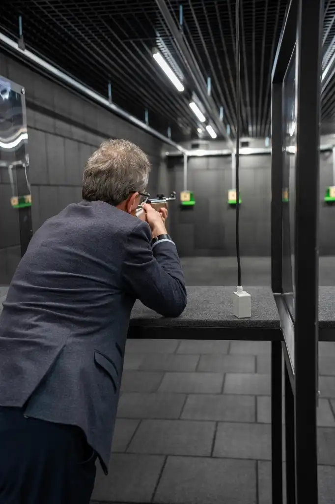 Nowoczesna strzelnica pneumatyczna w Zespole Szkół im. KEN w Tymbarku