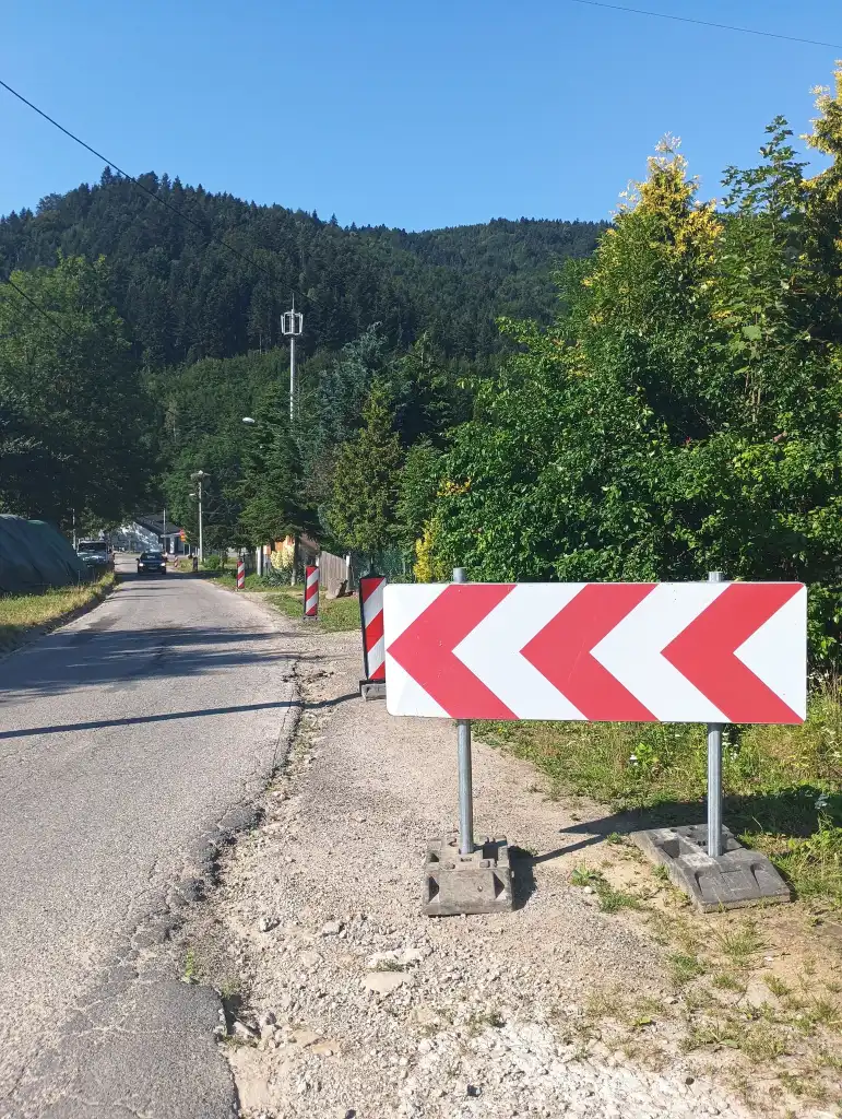 Bezpieczniej i wygodniej w Zubrzyku. Ruszyła budowa chodnika