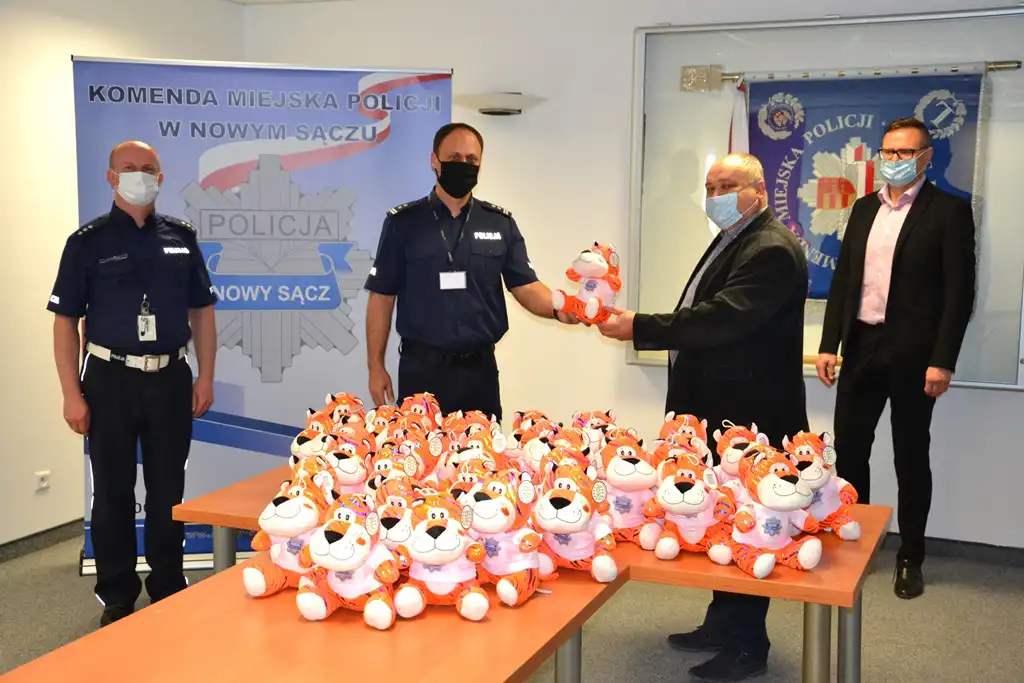 Do dzieci poszkodowanych w zdarzeniach drogowych trafią pluszowi ratownicy